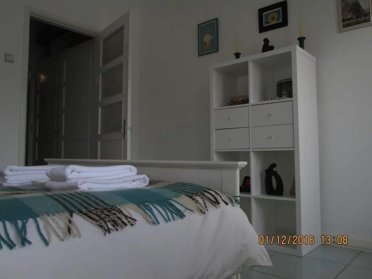 Praca Do Chile Apartment Lisbon